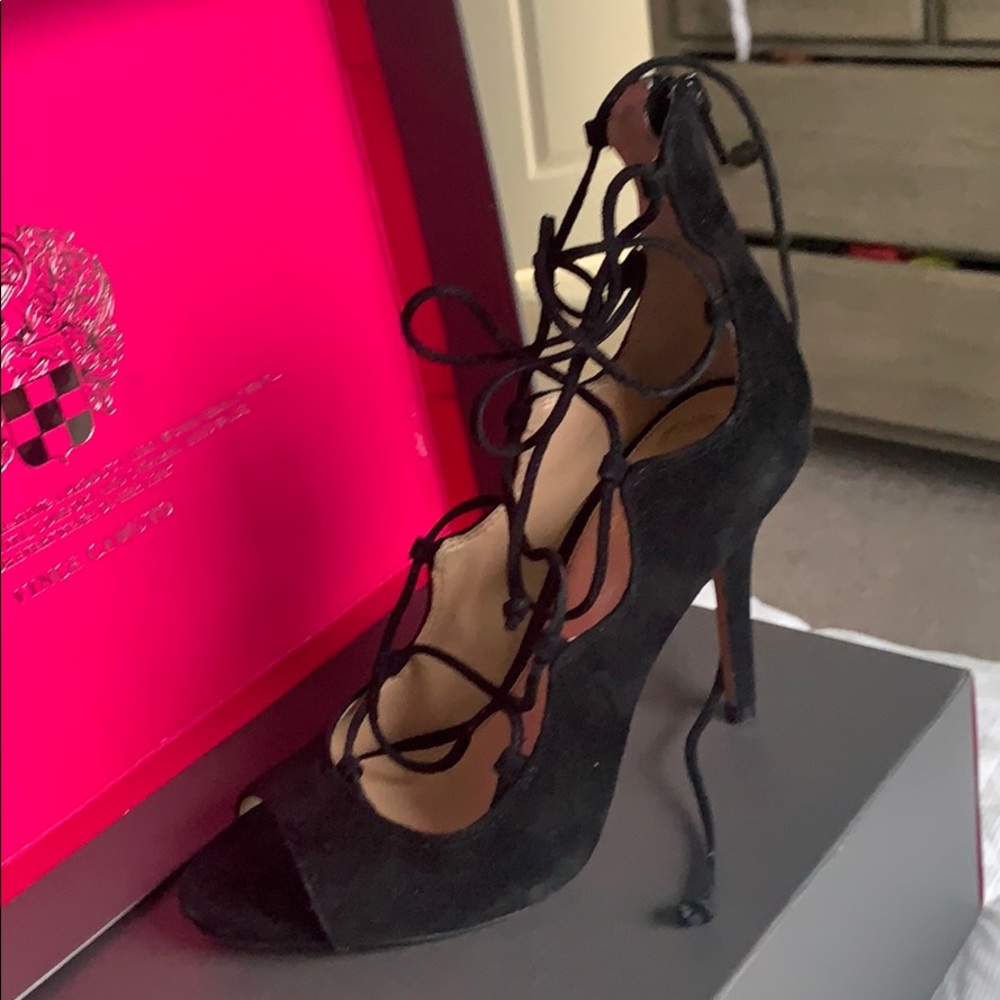 Vince Camuto heels lace up 37/7